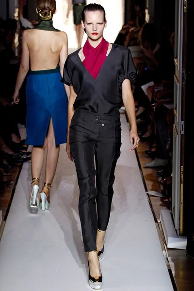 Look 14